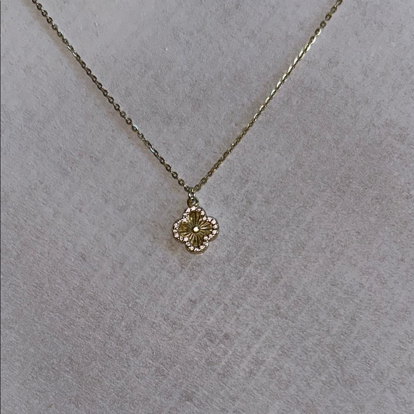 Van Cleef Gold Plated Necklace - Picture 3 of 5